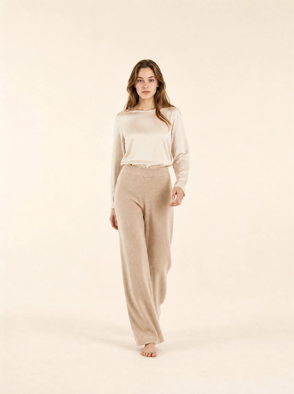 Pantalones de punto suave de pierna ancha