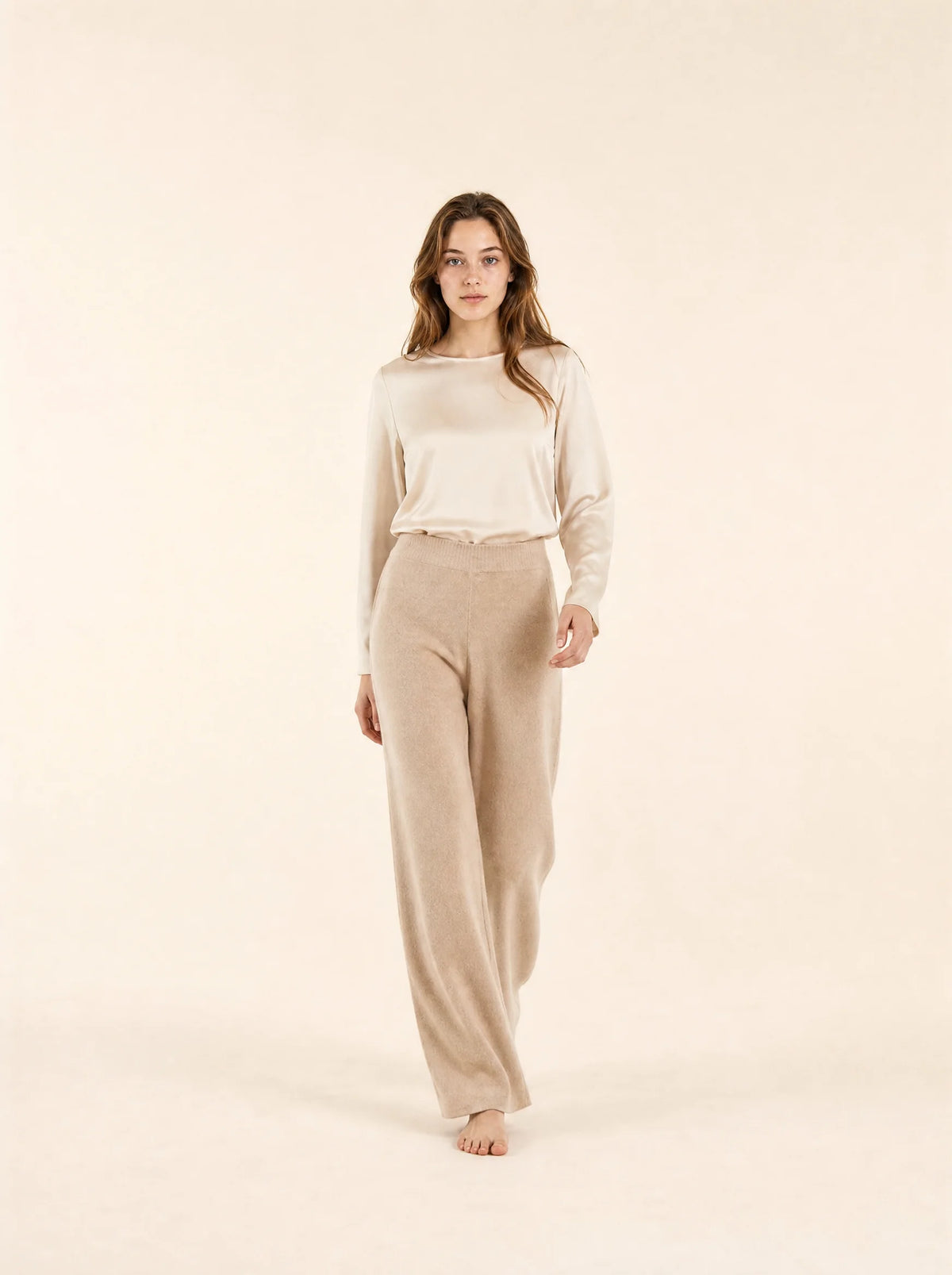 Pantalones de punto suave de pierna ancha