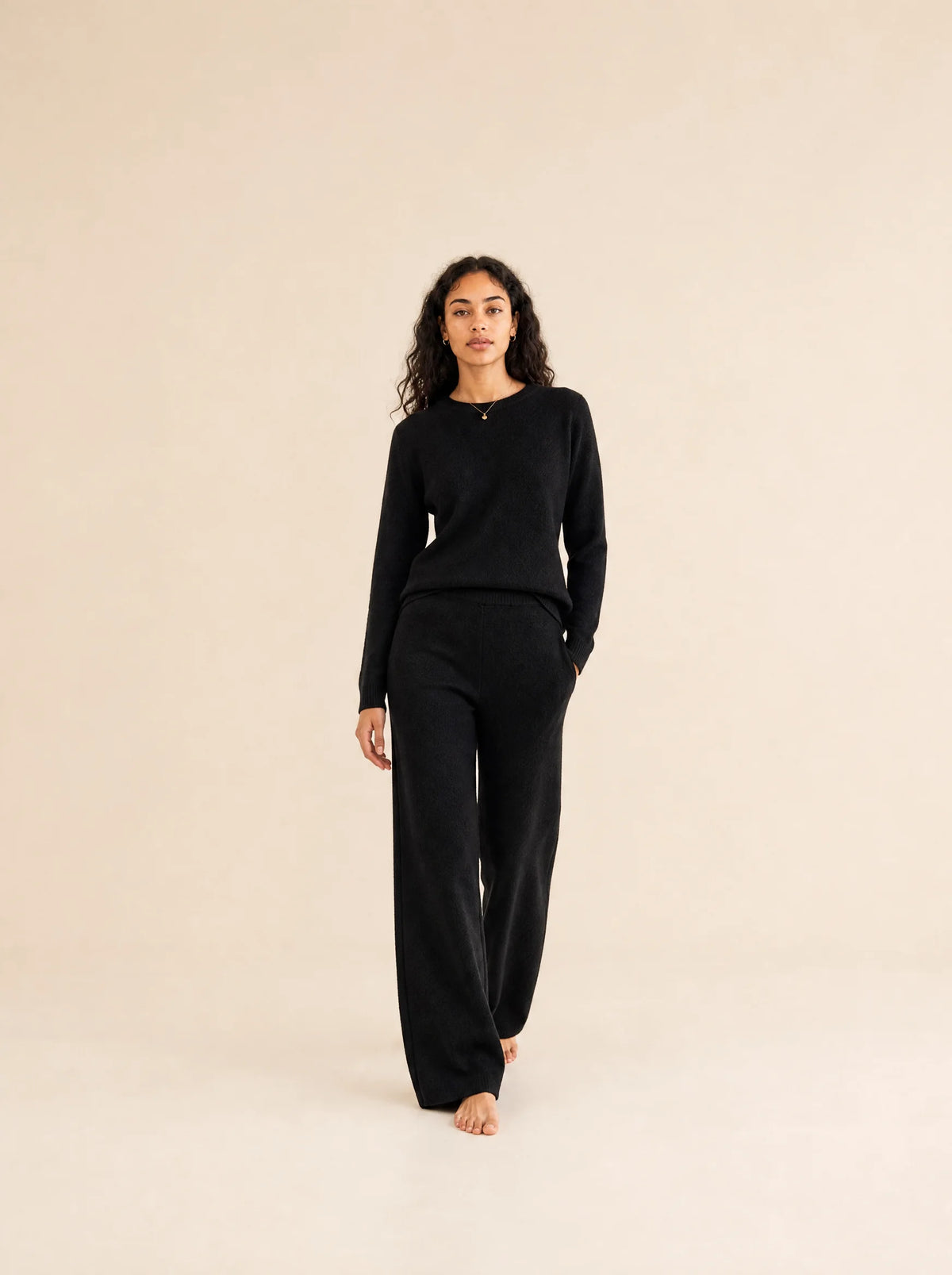 Pantalones de punto suave de pierna ancha
